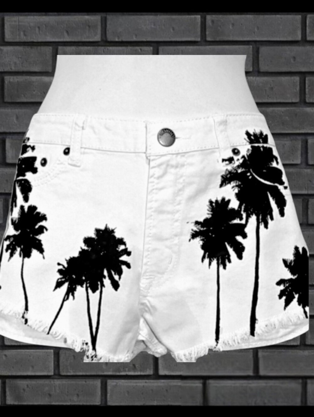 NWT Bongo Low Rise White Denim Shorts Palm Tree Graphic Raw Hem Size 7